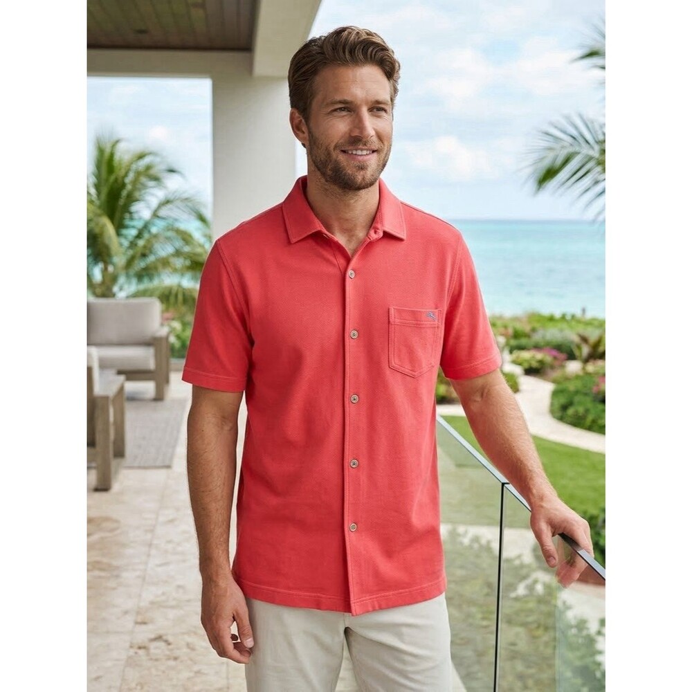 Tommy Bahaha Men’s Island Zone Coral Shirt Size Large